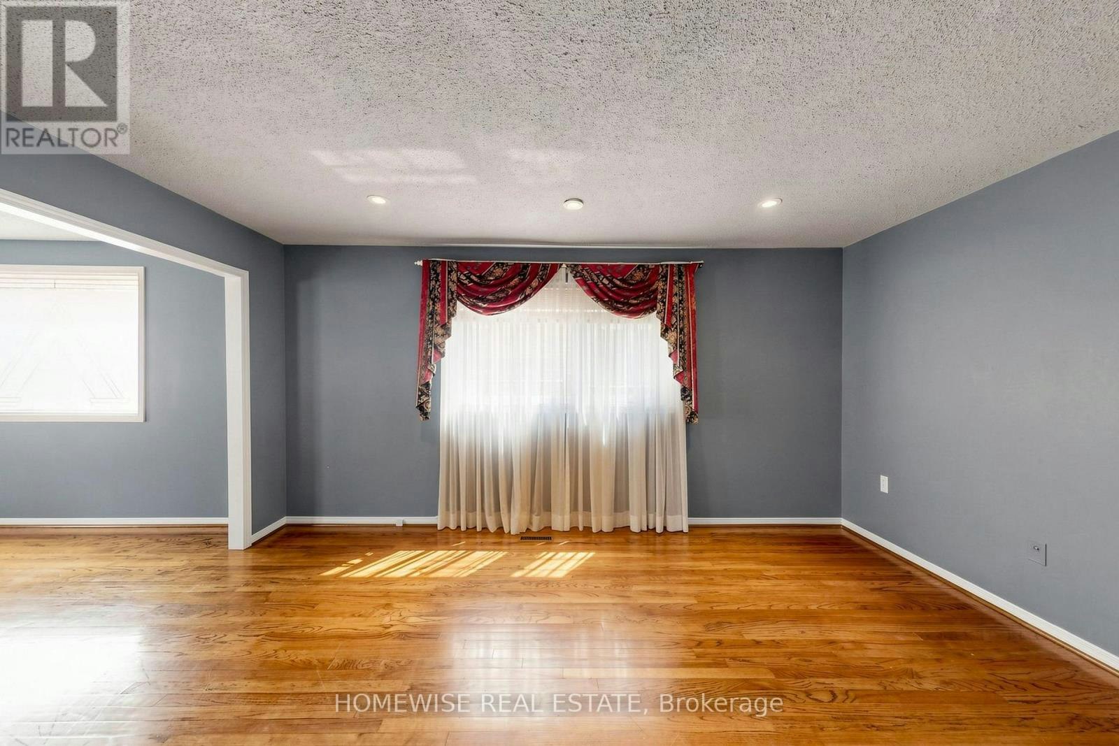 MAIN-11 Briarcliffe Crescent, Vaughan, ON, L4J 7G5 - 9