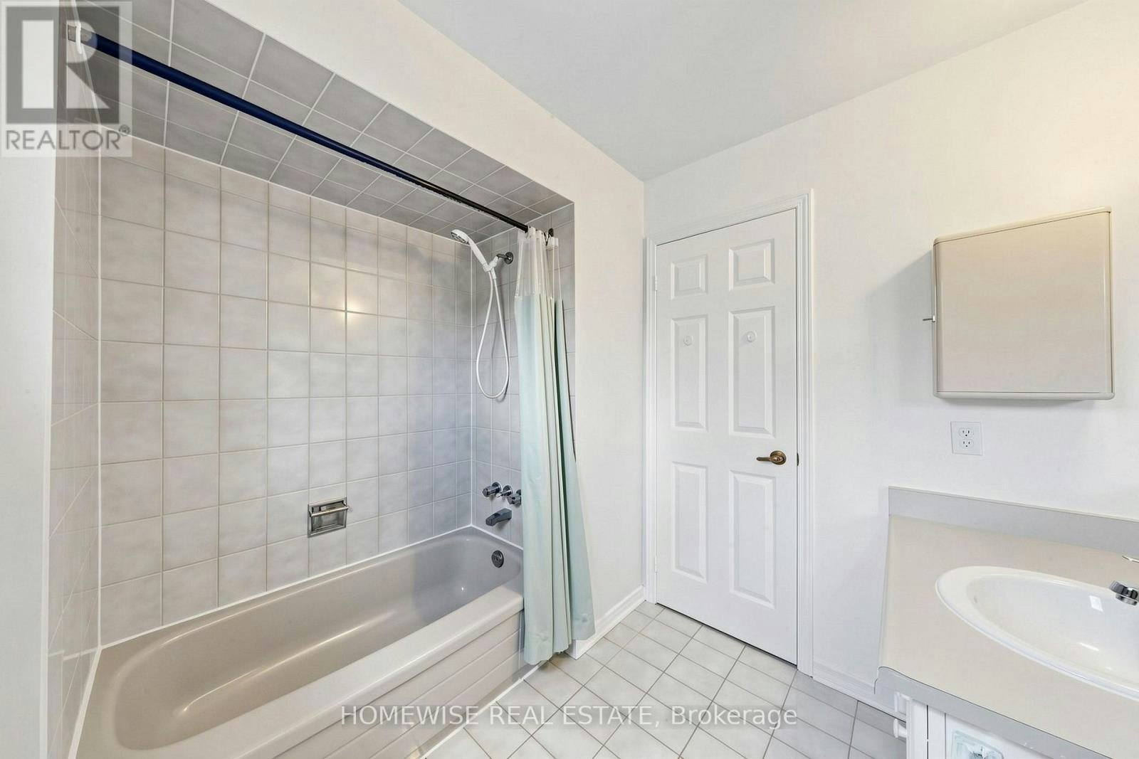 MAIN-11 Briarcliffe Crescent, Vaughan, ON, L4J 7G5 - 27