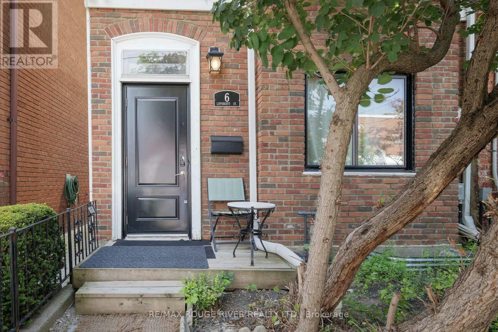 LOWER-6 Lippincott Street, Toronto, ON, M5T 2R5