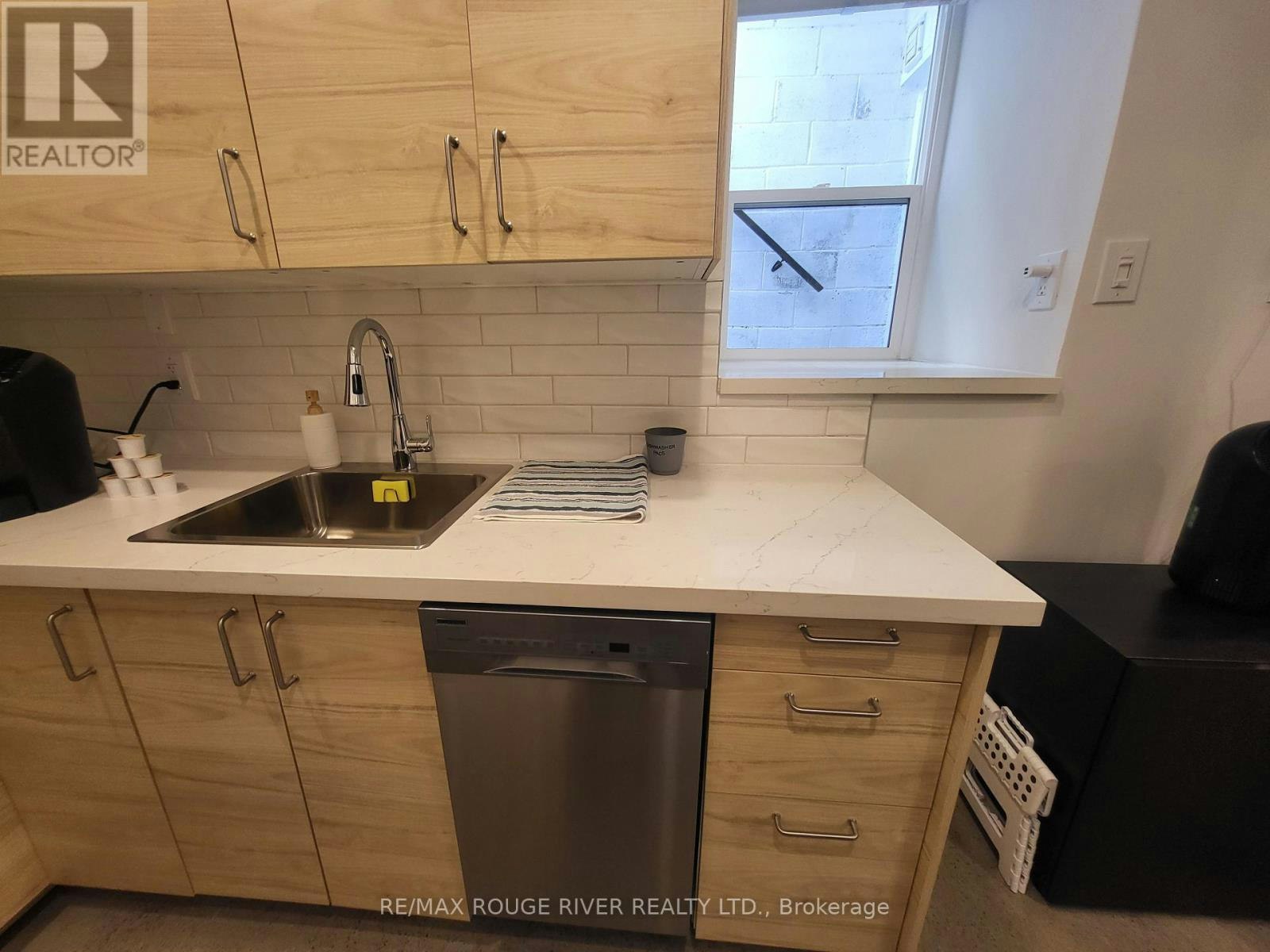 LOWER-6 Lippincott Street, Toronto, ON, M5T 2R5 - 14