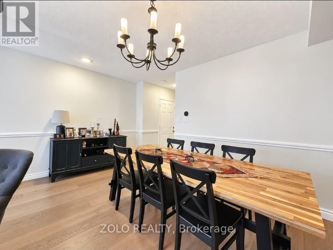 33 Walkview Crescent, Richmond Hill, ON, L4E 4H5 - 4