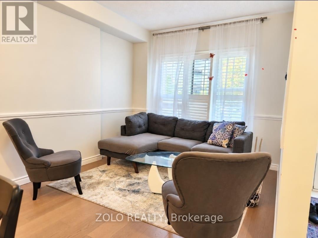 33 Walkview Crescent, Richmond Hill, ON, L4E 4H5 - 3