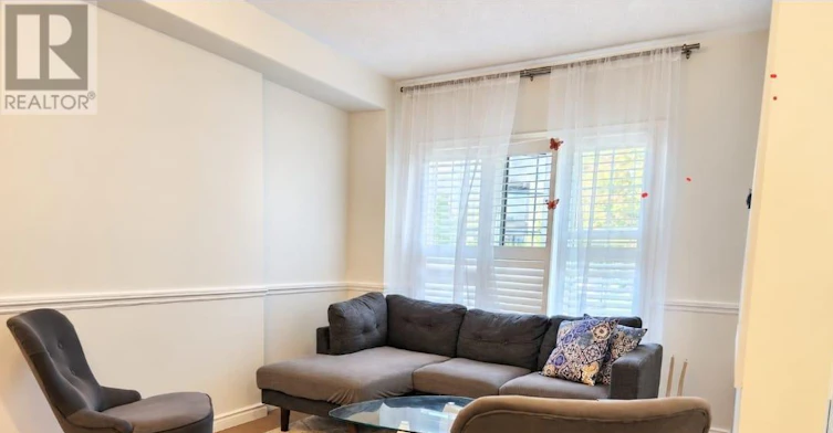 33 Walkview Crescent, Richmond Hill, ON, L4E 4H5 - 3