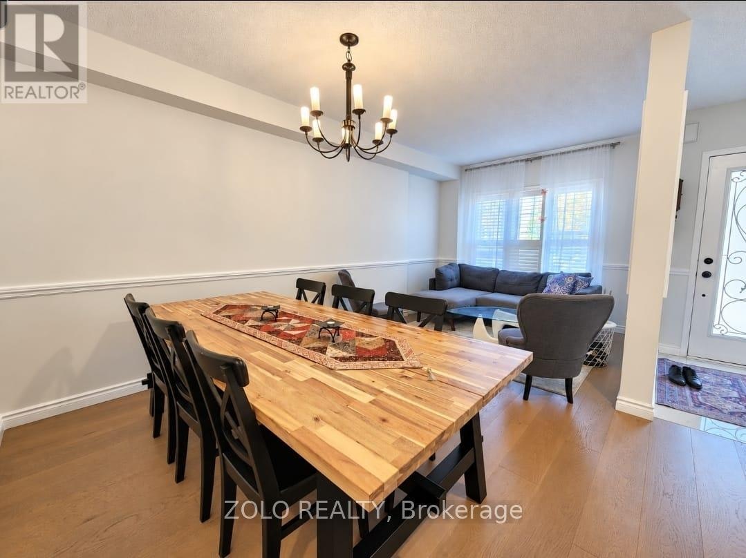 33 Walkview Crescent, Richmond Hill, ON, L4E 4H5 - 2
