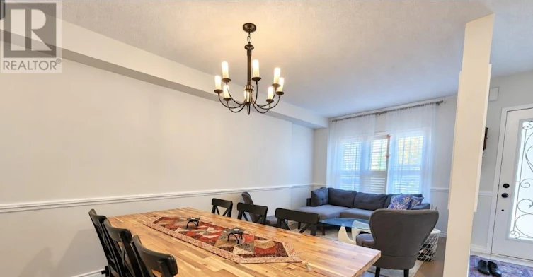 33 Walkview Crescent, Richmond Hill, ON, L4E 4H5 - 2