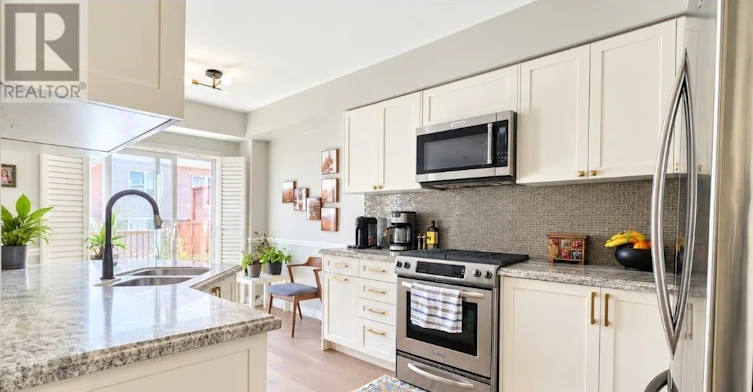 33 Walkview Crescent, Richmond Hill, ON, L4E 4H5 - 7
