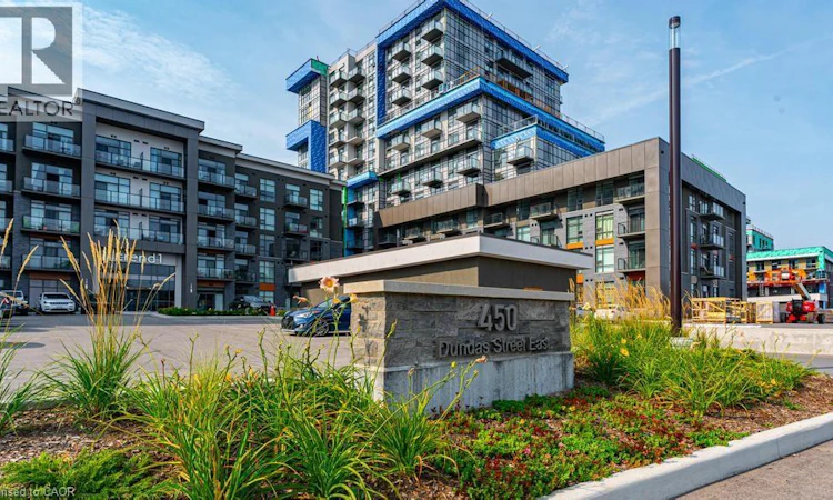 503-450 Dundas Street E