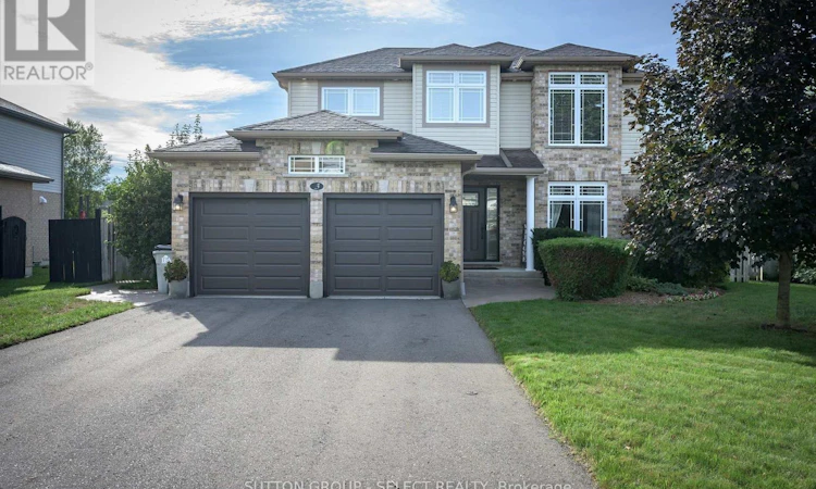 3 Fieldstone Crescent N