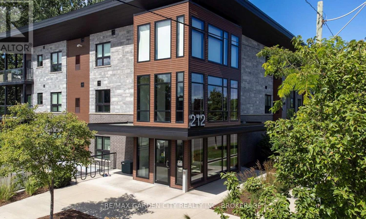 303-212 Lakeport Road