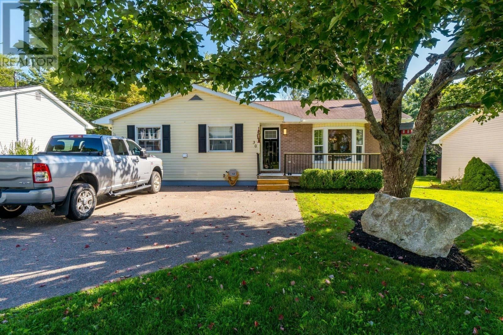 30 Forestglen Drive, Timberlea, NS, B3T 1J4