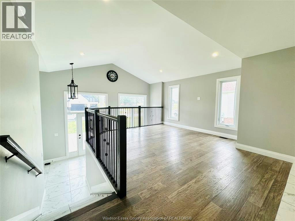 4407 Belmont Avenue, Lakeshore, ON, N0P 1J0 - 3