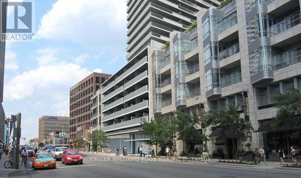 809-2221 Yonge Street, Toronto, ON, M4S 0B8