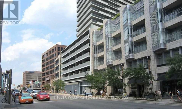 809-2221 Yonge Street