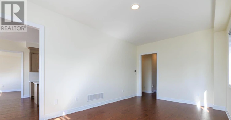 32 Max Bulmer Court, Georgina, ON, L3X 3J9 - 7