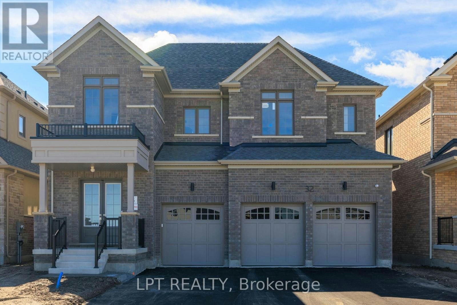 32 Max Bulmer Court, Georgina, ON, L3X 3J9