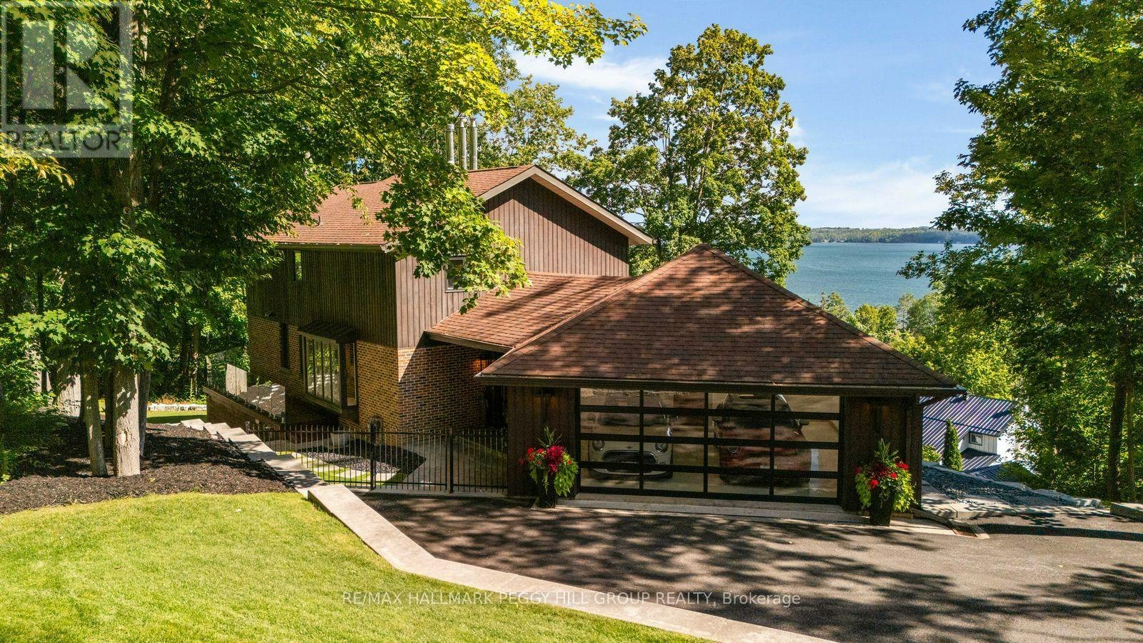 11 Crestwood Drive, Barrie, ON, L4M 7C8