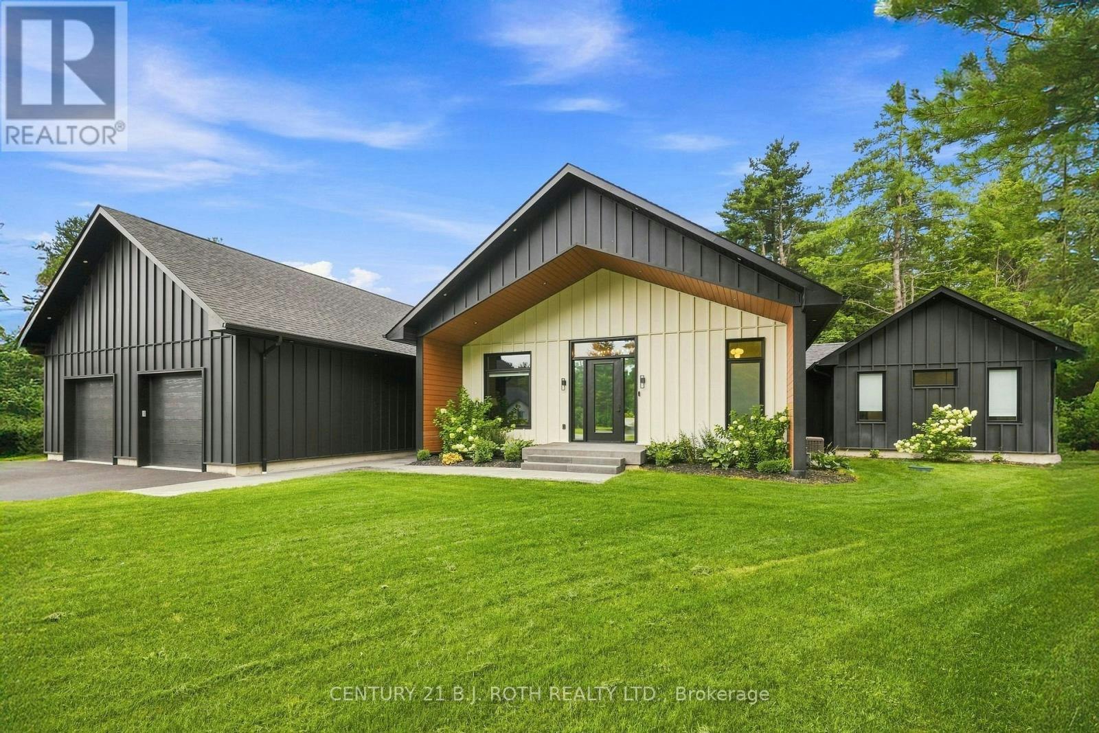 31 Marni Lane, Springwater, ON, L0L 2K0