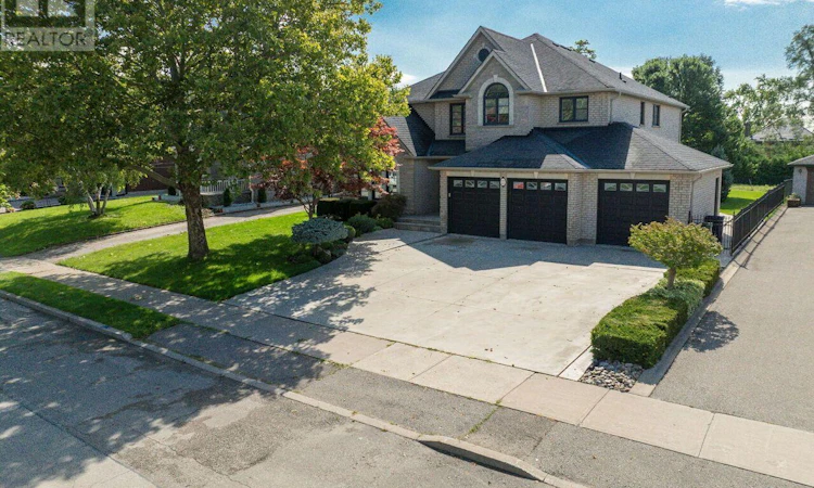 27 Gaydon Avenue