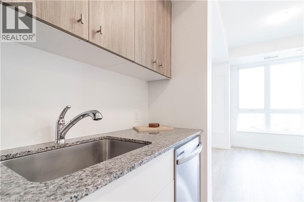 211-101 Golden Eagle Road, Waterloo, ON, N2V 1C3 - 9