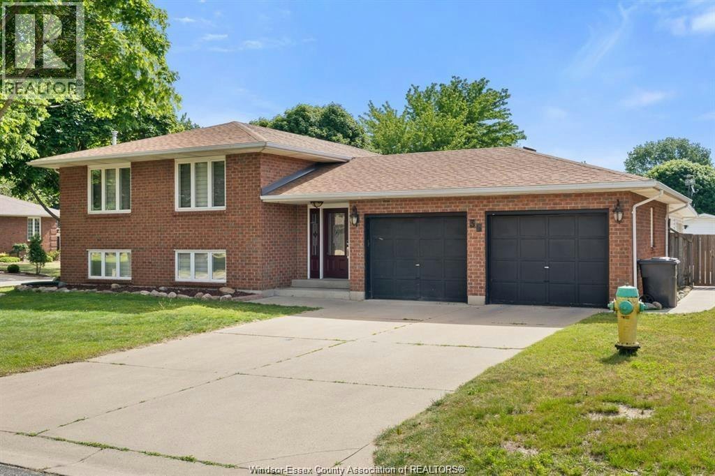 36 Cherrywood, Leamington, ON, N8H 4Z9