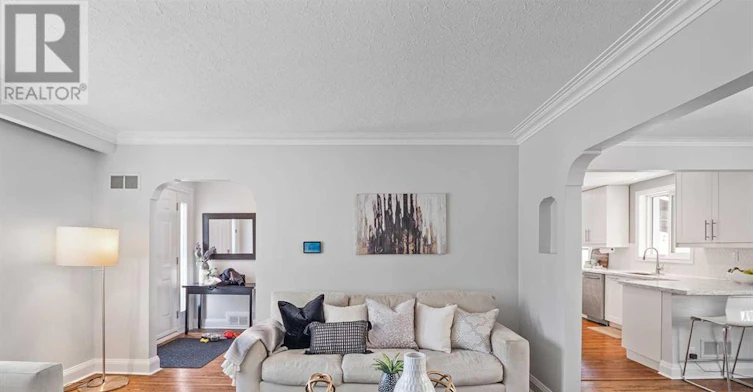 48 Jopling Avenue N, Toronto, ON, M9B 4G2 - 4