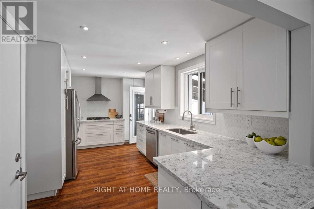 48 Jopling Avenue N, Toronto, ON, M9B 4G2 - 8