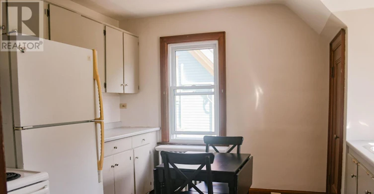 UPPER-55 Maple Street, St. Catharines, ON, L2R 2A8 - 16