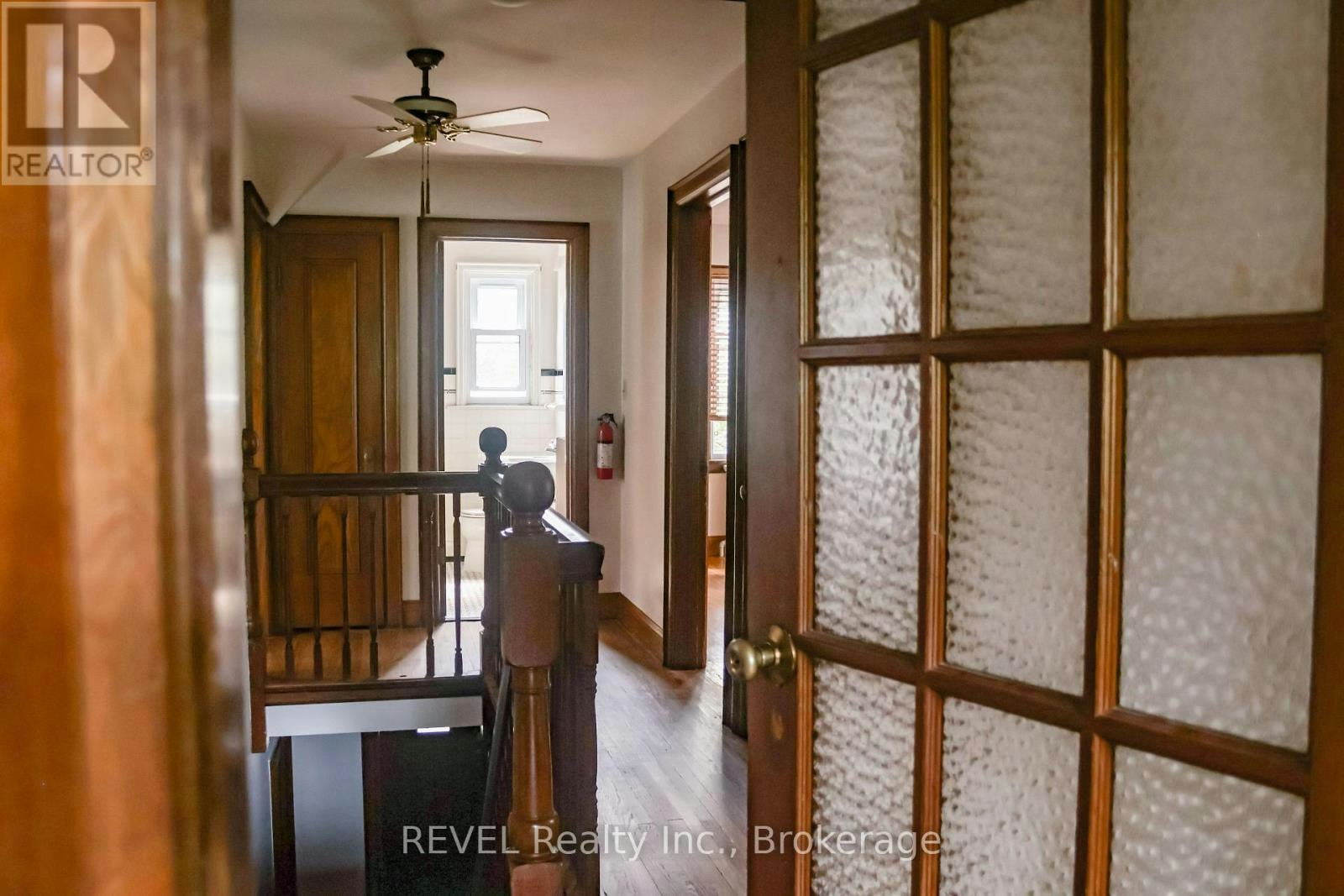 UPPER-55 Maple Street, St. Catharines, ON, L2R 2A8 - 9