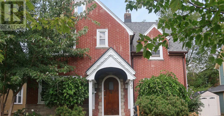 UPPER-55 Maple Street, St. Catharines, ON, L2R 2A8
