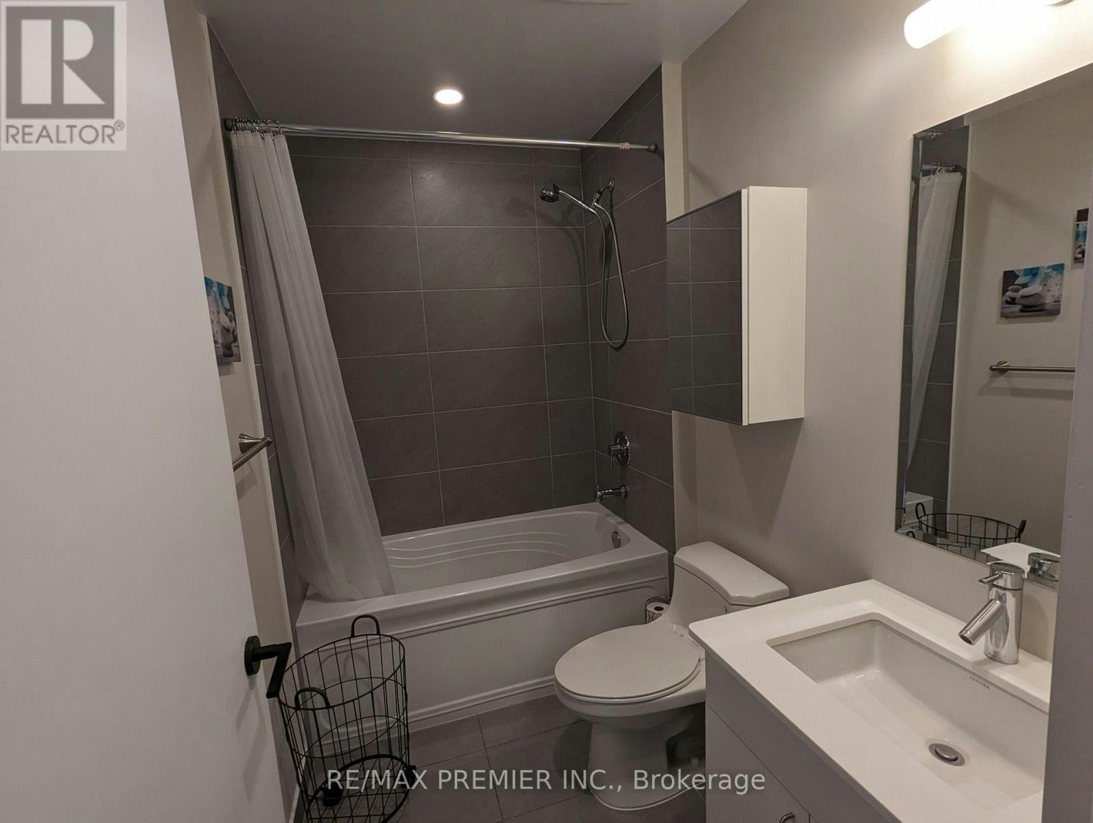 1907-426 University Avenue, Toronto, ON, M5G 1S9 - 15