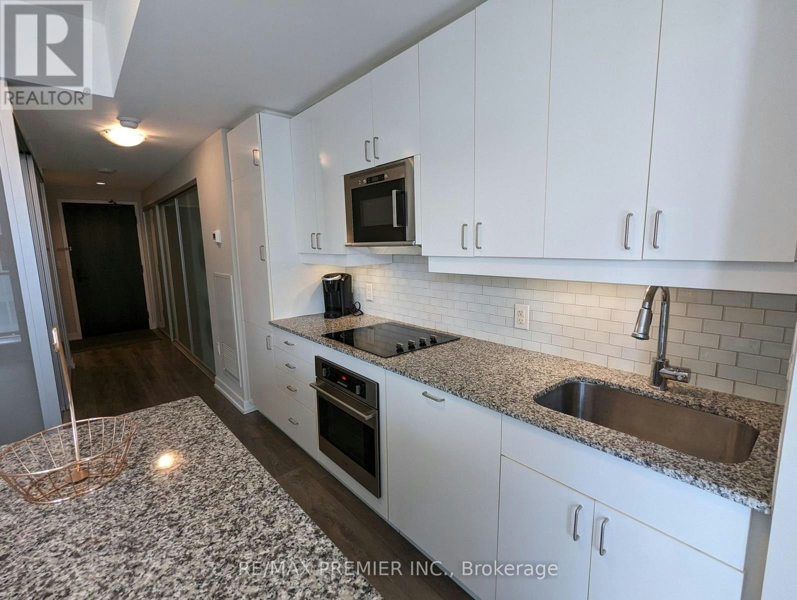 1907-426 University Avenue, Toronto, ON, M5G 1S9 - 6