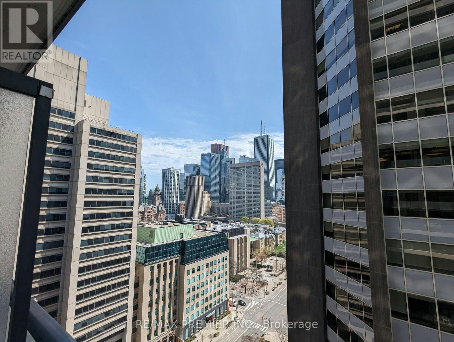 1907-426 University Avenue, Toronto, ON, M5G 1S9 - 17
