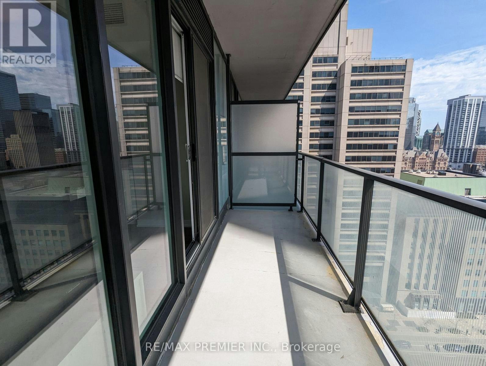 1907-426 University Avenue, Toronto, ON, M5G 1S9 - 19