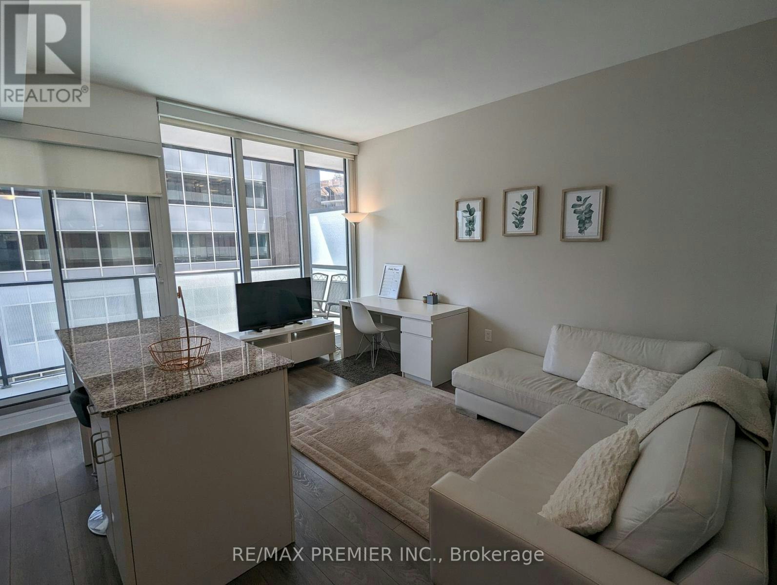 1907-426 University Avenue, Toronto, ON, M5G 1S9 - 10