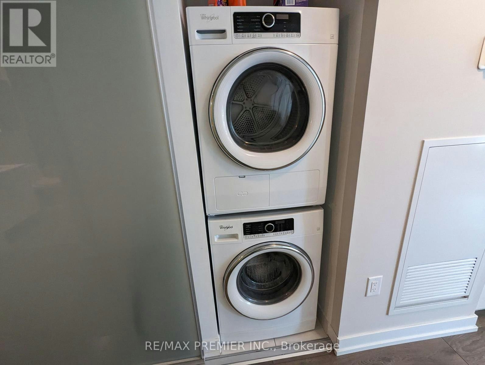 1907-426 University Avenue, Toronto, ON, M5G 1S9 - 16
