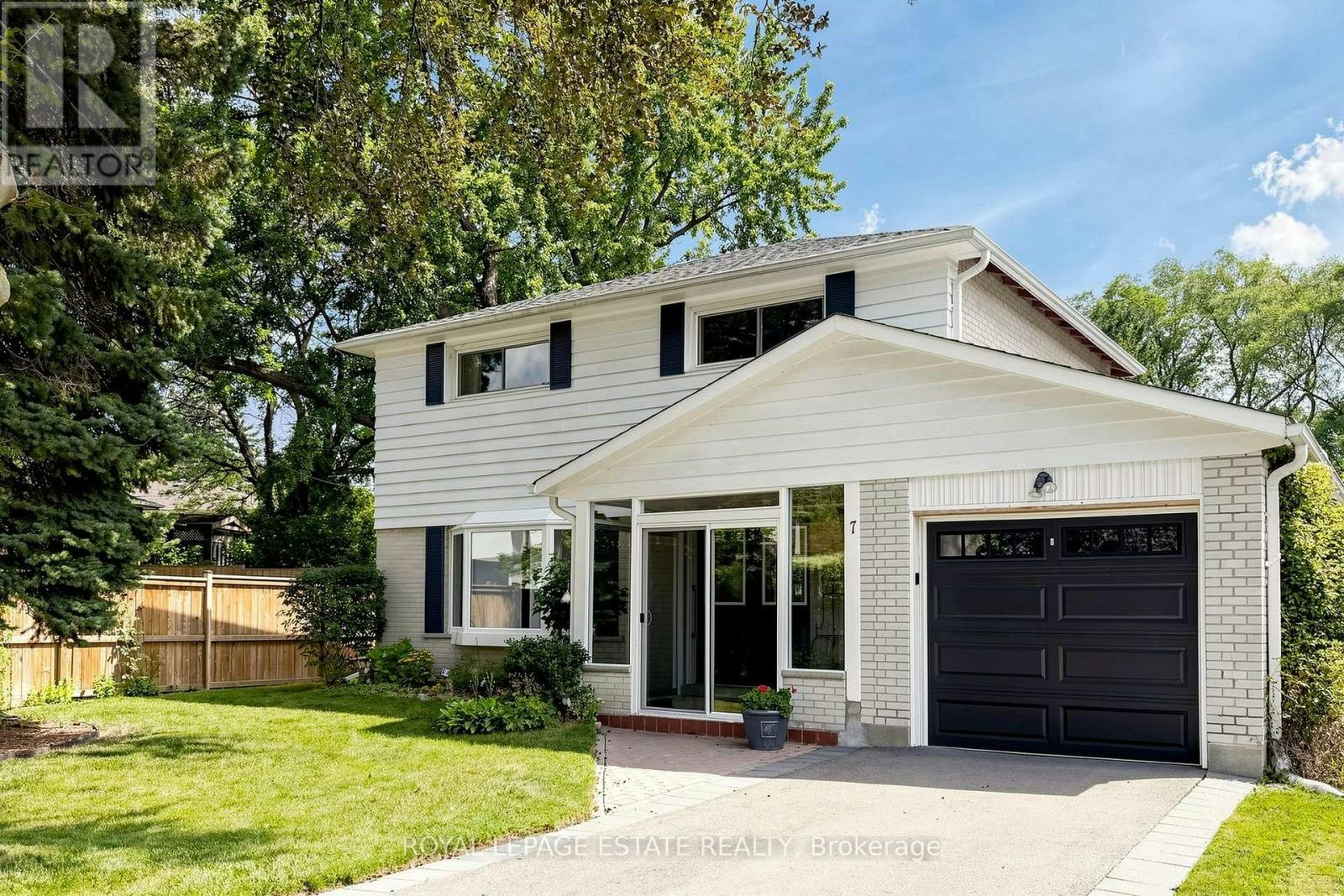 7 Longhope Place, Toronto, ON, M2J 1Y1
