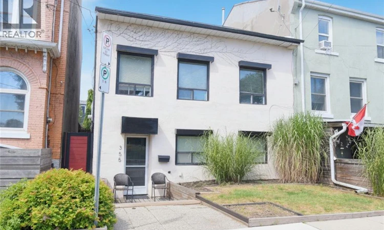 355 Macnab Street N