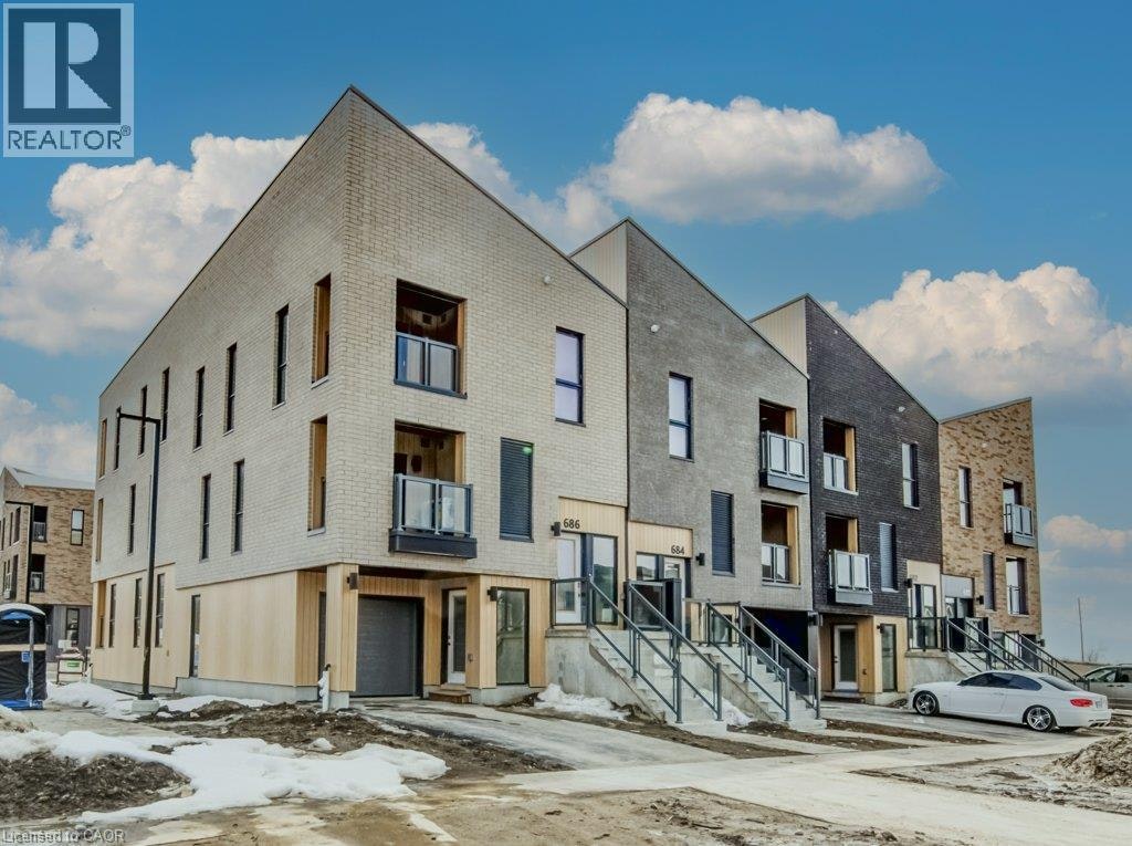 686 Benninger Drive, Kitchener, ON, N2E 0H8
