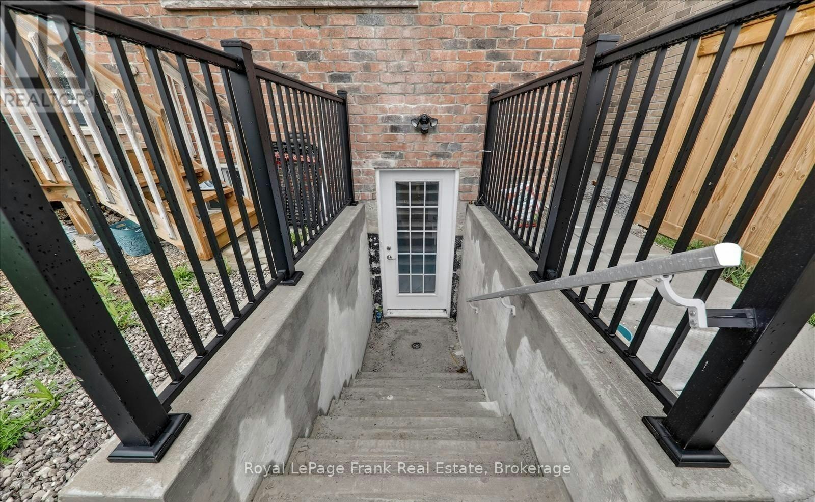 1159 Dragonfly Ave Avenue, Pickering, ON, L1X 0G1 - 2