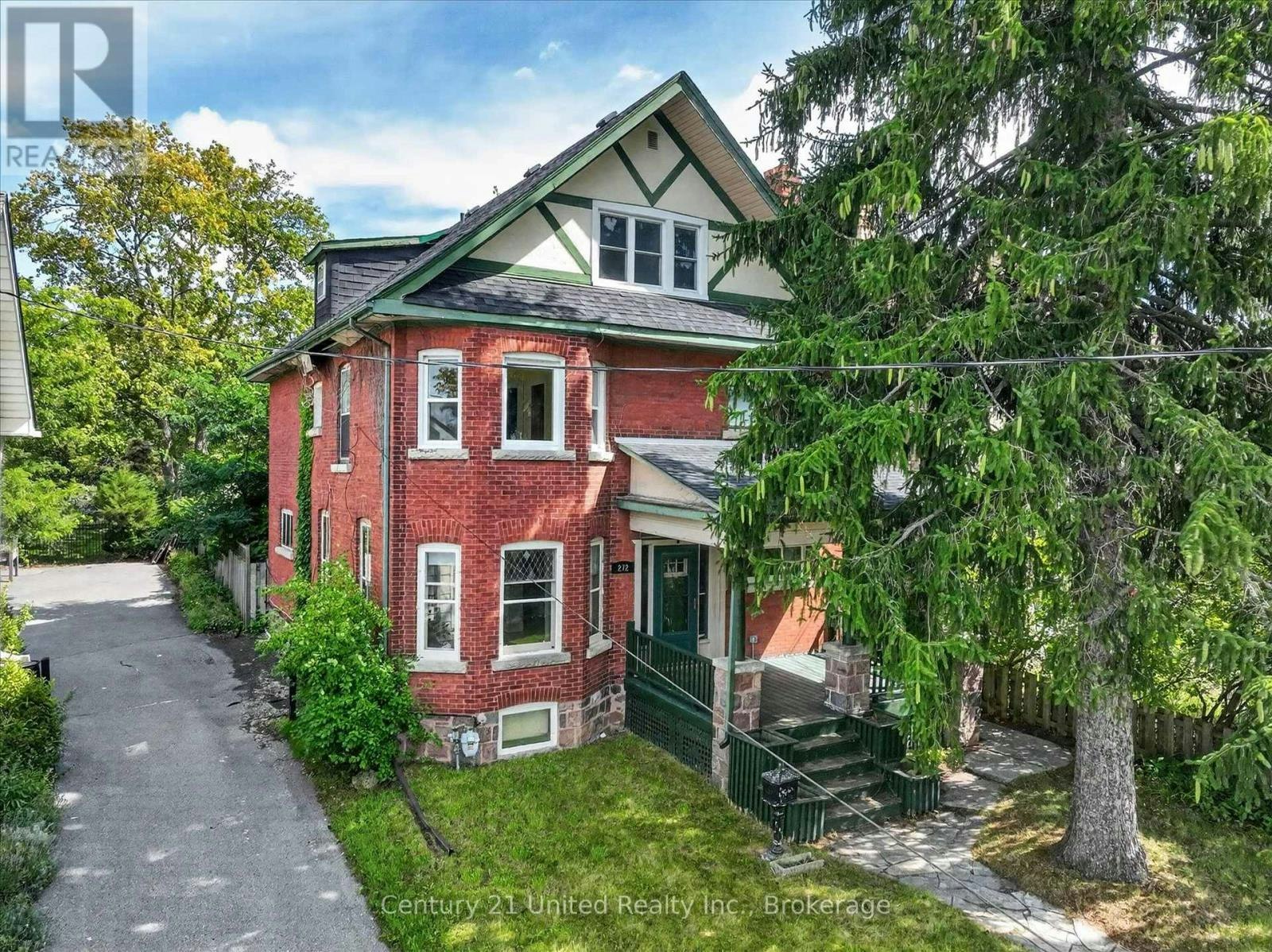 272 Burnham Street, Peterborough, ON, K9H 1T3