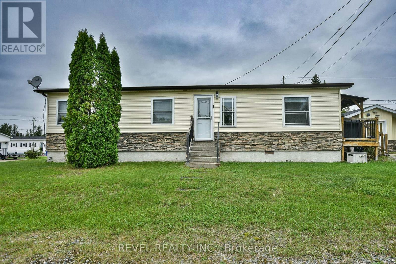 16 Foothills Lane, Timmins, ON, P4N 8R9