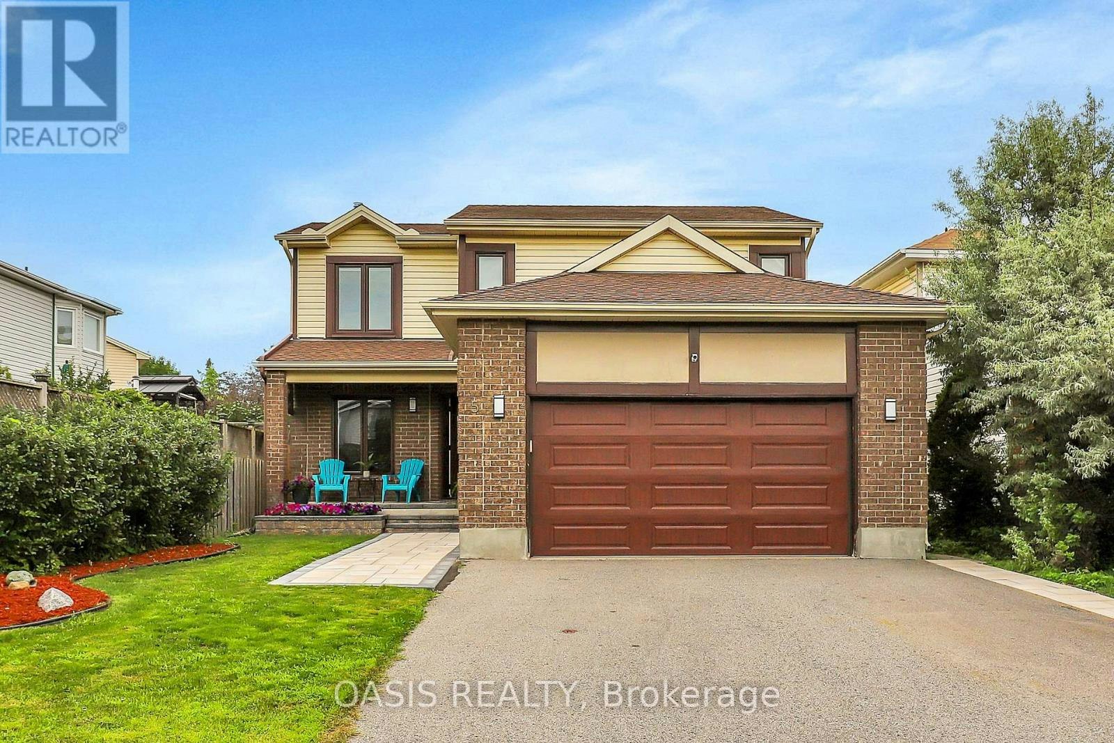 5 Thornhedge Court, Ottawa, ON, K1T 3E3