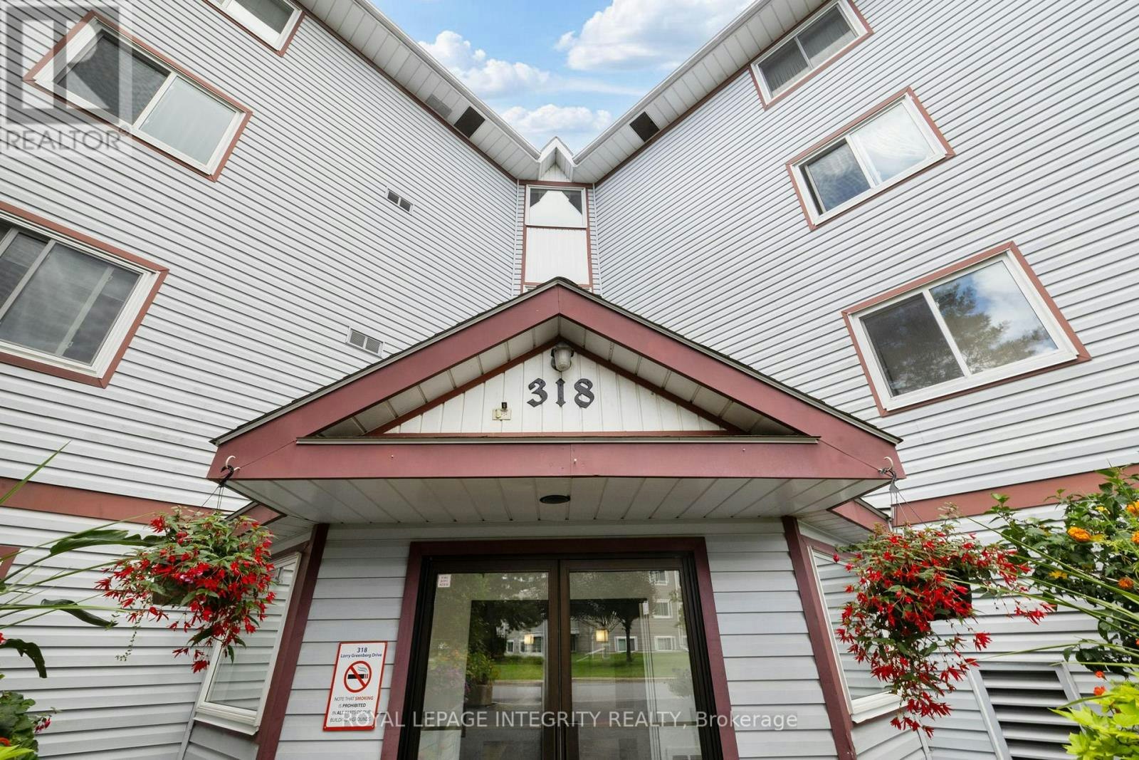 124-318 Lorry Greenberg Drive, Ottawa, ON, K1T 2R5 - 2