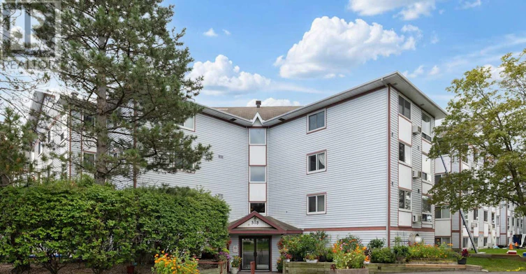 124-318 Lorry Greenberg Drive, Ottawa, ON, K1T 2R5