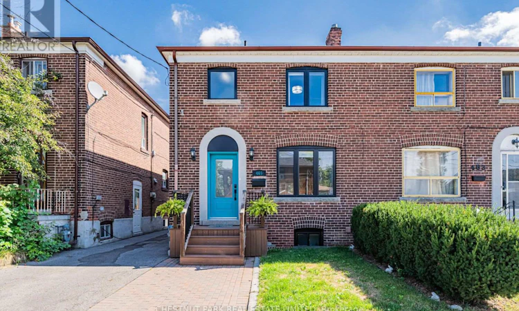 465 Oakwood Avenue