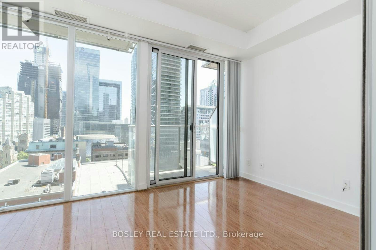 1302-126 Simcoe Street, Toronto, ON, M5H 4E6 - 3
