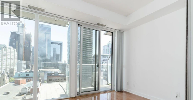 1302-126 Simcoe Street, Toronto, ON, M5H 4E6 - 3