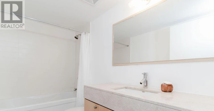 1302-126 Simcoe Street, Toronto, ON, M5H 4E6 - 17