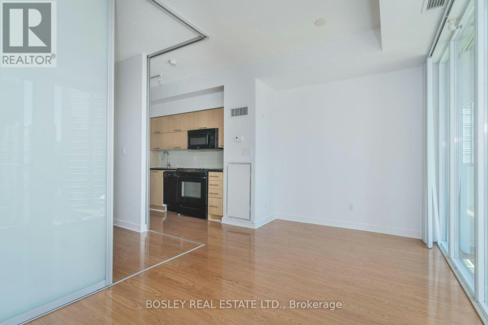 1302-126 Simcoe Street, Toronto, ON, M5H 4E6 - 6