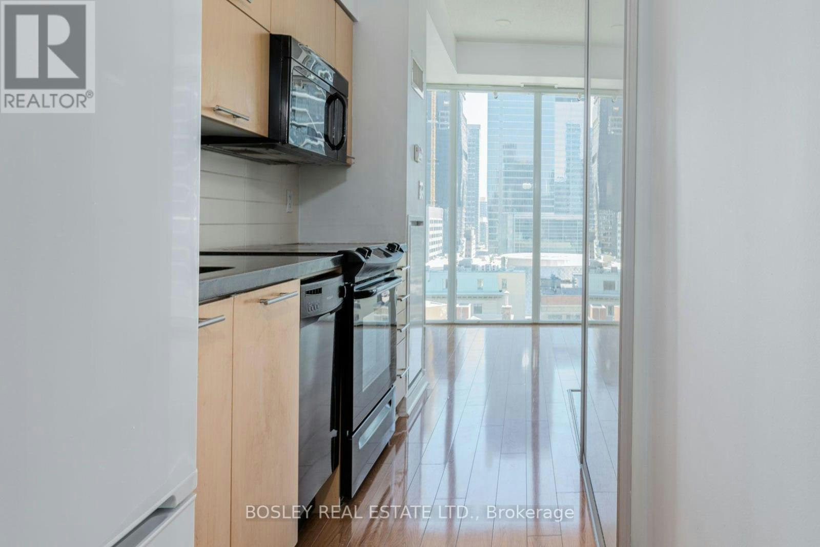 1302-126 Simcoe Street, Toronto, ON, M5H 4E6 - 16